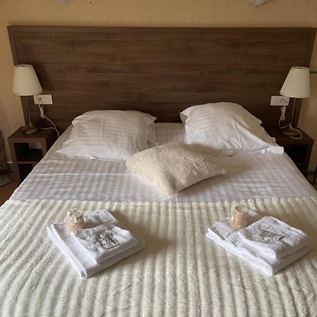 Hotel Du Commerce Semur-en-Auxois Esterno foto