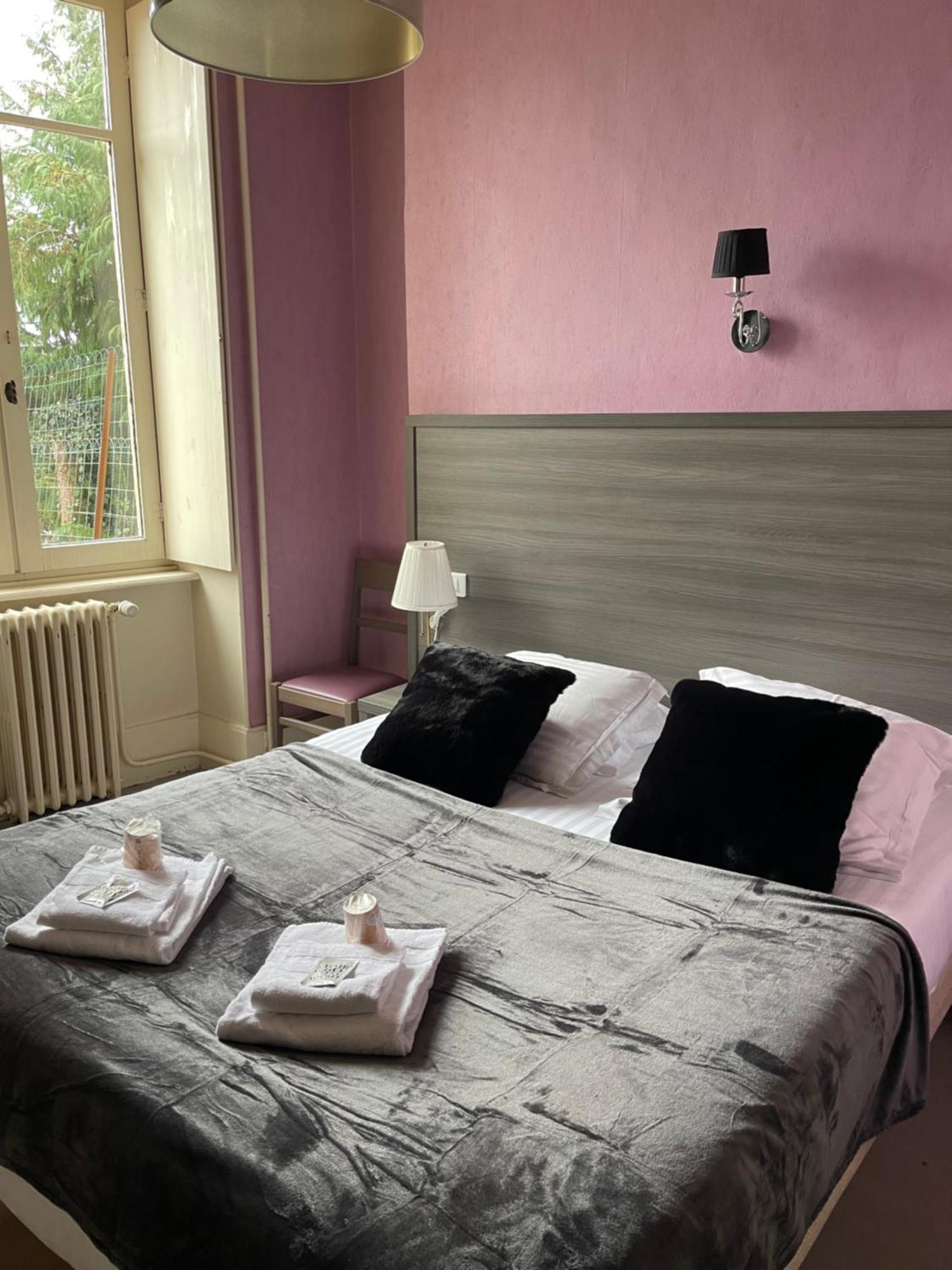 Hotel Du Commerce Semur-en-Auxois Esterno foto