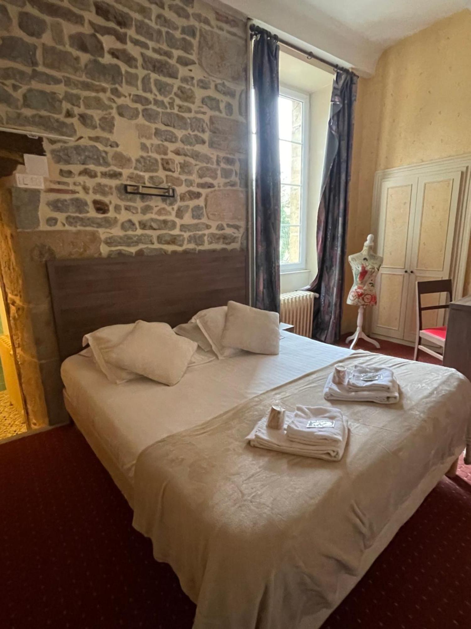 Hotel Du Commerce Semur-en-Auxois Esterno foto